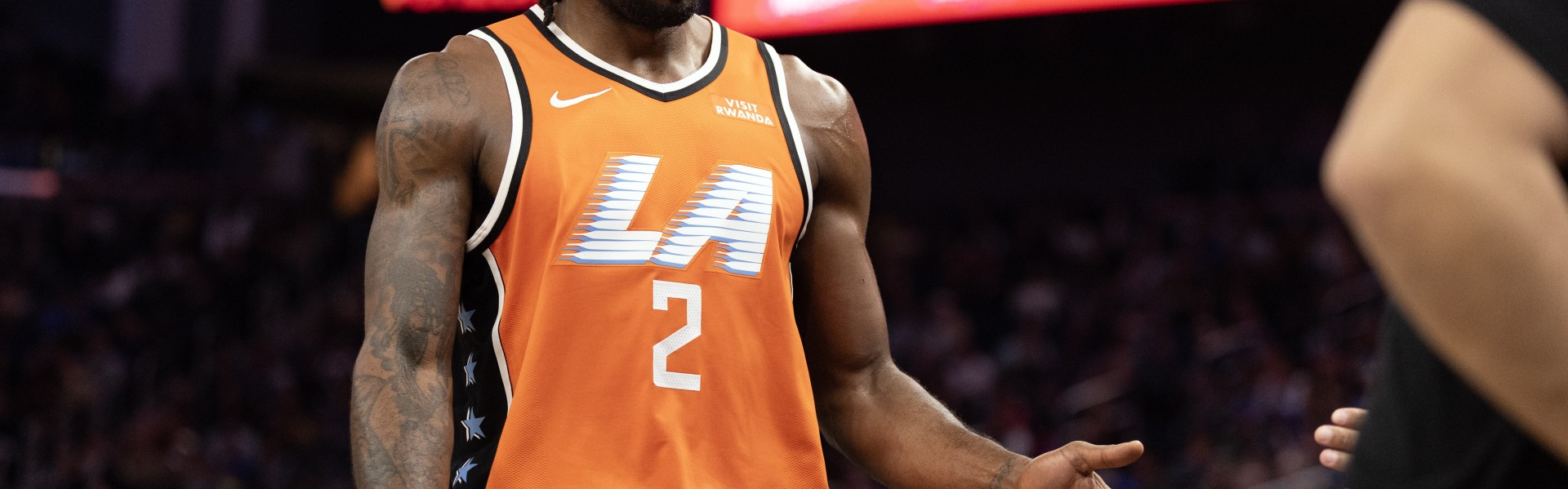 小卡罚球命中半场不到已拿20分！连续39场20+ 继续刷新个人纪录！