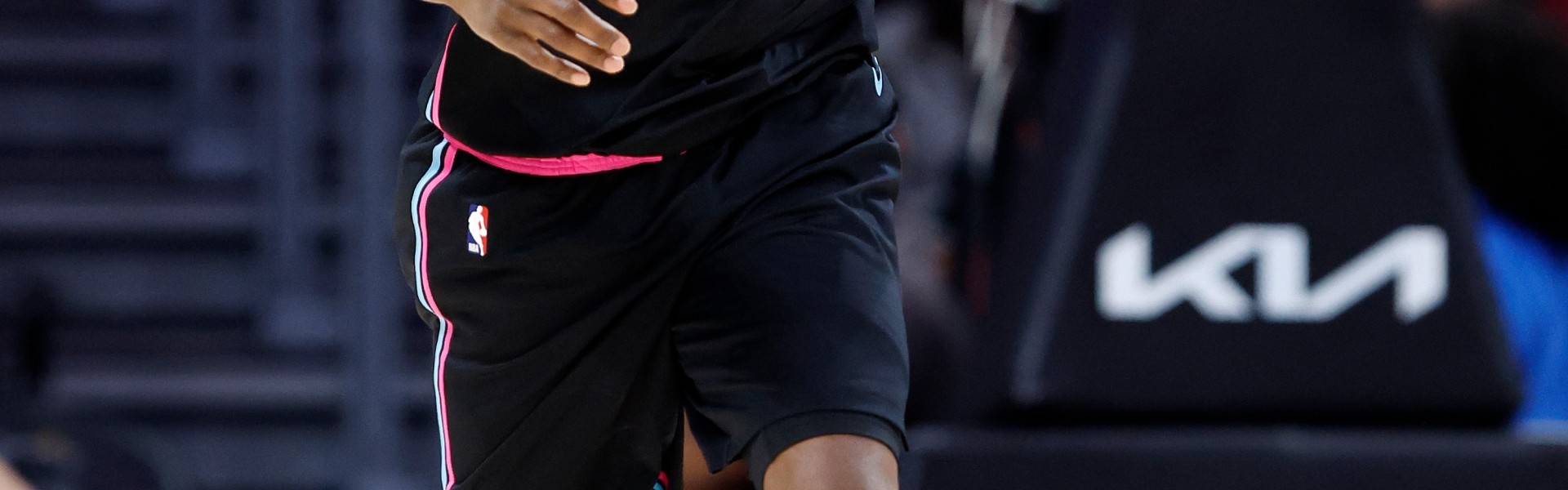 开元棋牌-科尔：维金斯拥有安静善良的灵魂 他是一位伟大的父亲更是个好人